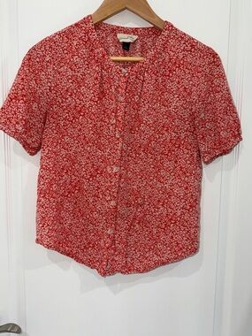 Universal Thread Casual Red Floral Button-Up Shirt size small